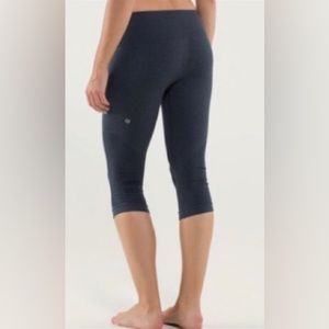 Lululemon in the flow cropped legging